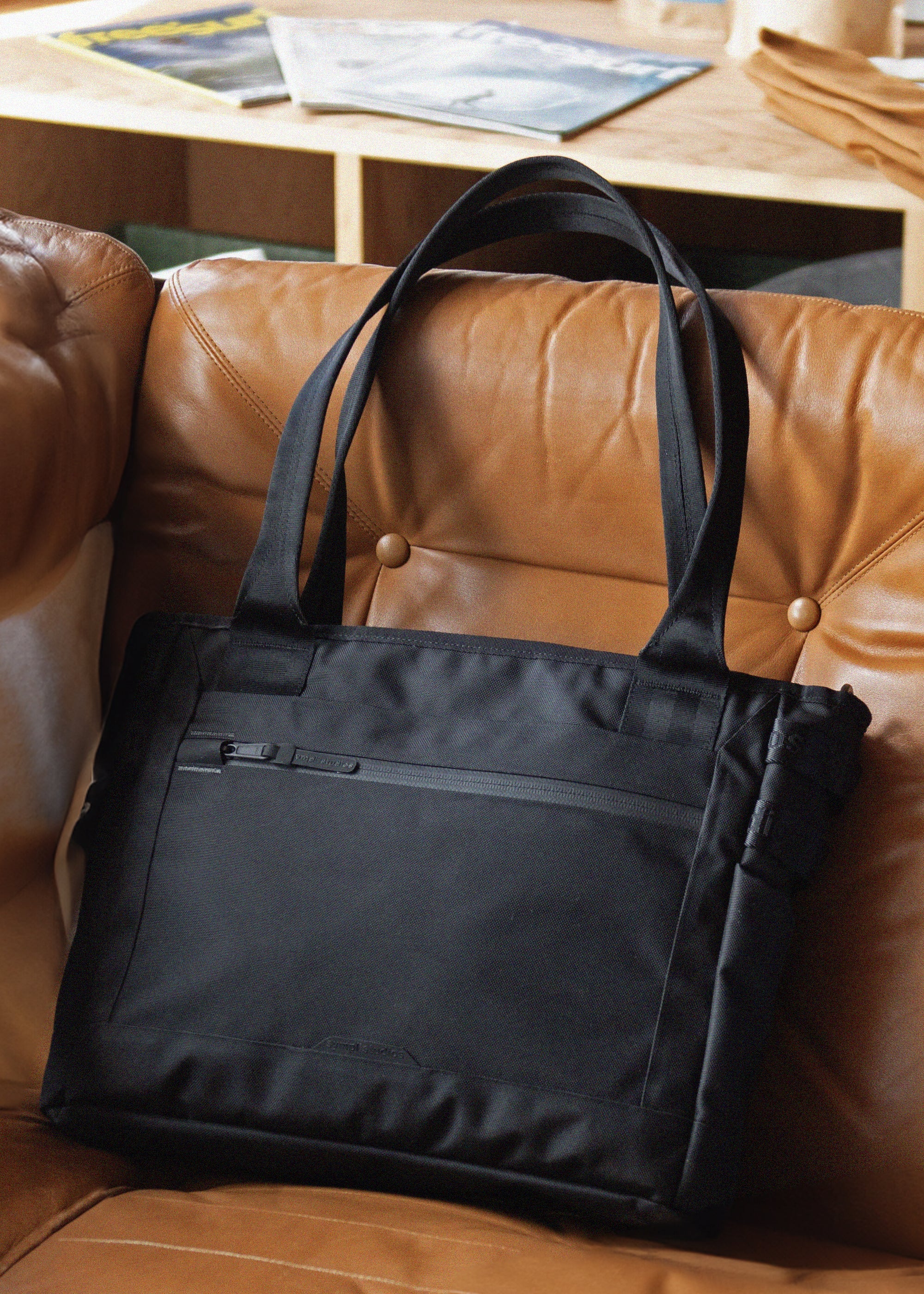 Sympl All Terrain Tote 20L　トートバッグ ブラック Sympl All Terrain Tote | Sustainable, Durable, Premium
